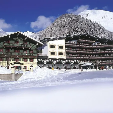Alpenrose Wellnesshotel 4*