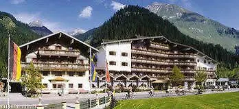 Alpenrose Wellnesshotel Bach (Tyrol)