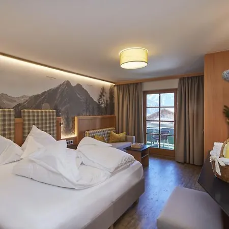 Alpenrose Wellnesshotel Bach (Tyrol)