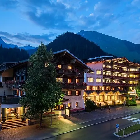 Alpenrose Wellnesshotel Bach (Tyrol)